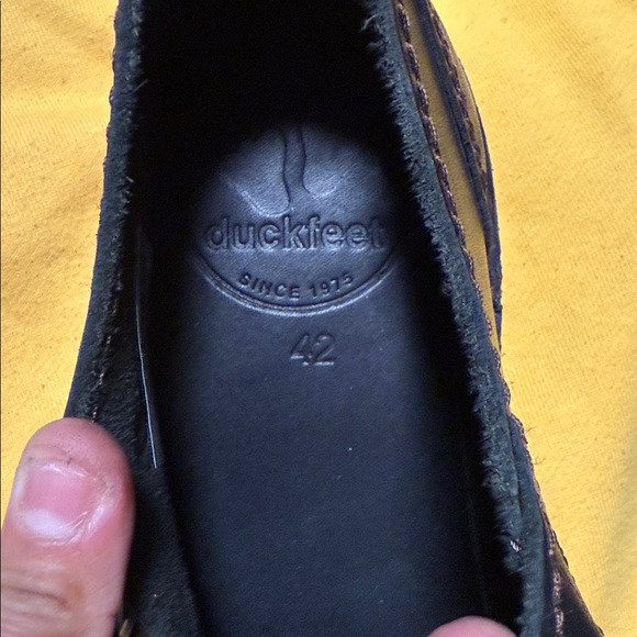 Elegant Black Ankle Booties - Picture 4 of 6